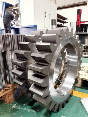 Tùy chỉnh rèn thép hợp kim Spur Gear 12 Mô-đun 20Cr2Ni4 cho máy khai thác