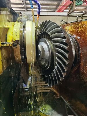 Gear răng nghiền của xoắn ốc Bevel Gear sau khi xử lý nhiệt carburizing