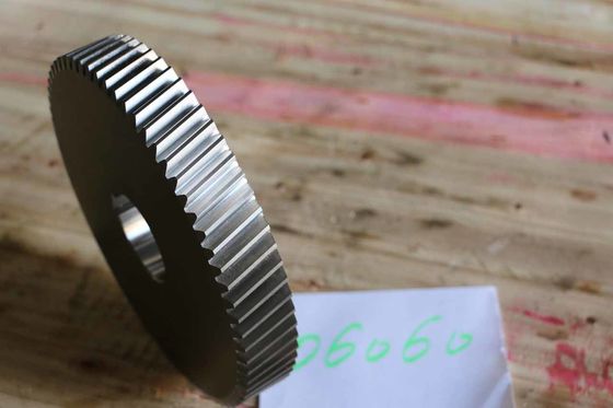 Xúc bốc chế biến bánh răng xoắn ốc đơn với chiều rộng 25 và hệ số bổ sung 1.0