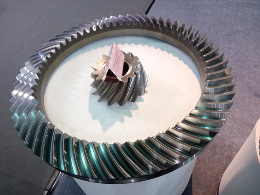 Power Skiving Pinion Bánh răng côn xoắn ốc 18CrNiMo7 Loại thép Gleason